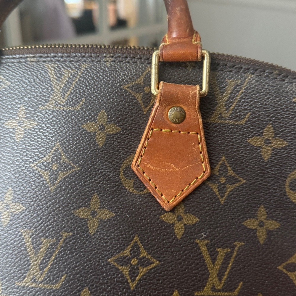 Authentic Louis Vuitton Vintage Alma LV Brown Tan Monogram - Picture 7 of 17